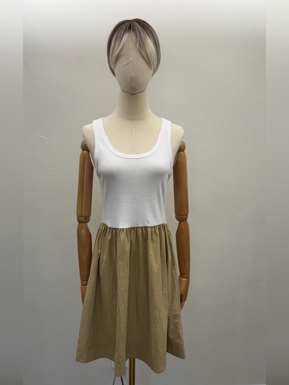 NWT Steve Madden Tank Dress White Ribbed Top Taupe Skirt Pockets Size M